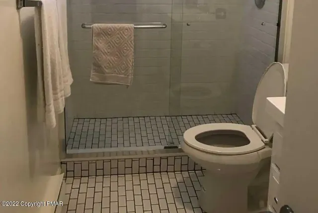 $2,500 | 1421 Clover Road, Long Pond, PA 18334