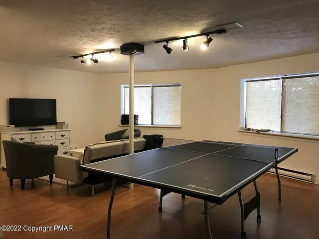 $2,500 | 1421 Clover Road, Long Pond, PA 18334