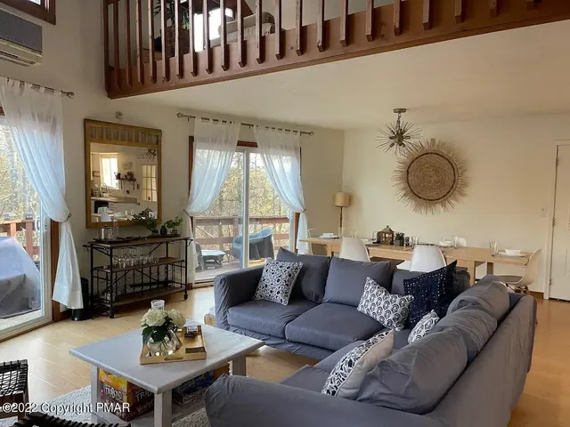 $2,500 | 1421 Clover Road, Long Pond, PA 18334