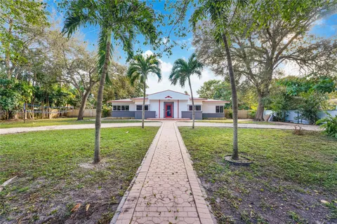 $1,145,000 | 1532 Northeast 144th Street, Miami, FL 33161