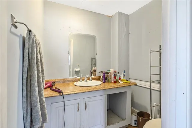 $170,000 | 42 Vantine Avenue, Alburgh, VT 05440