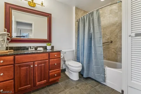 $1,795,000 | 10 Edwards Place, Short Hills, NJ 07078