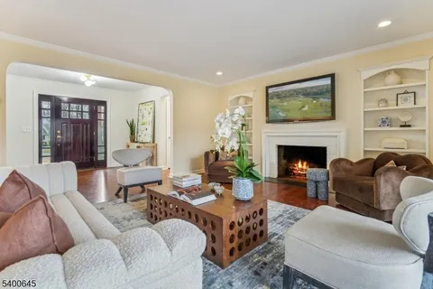 $1,795,000 | 10 Edwards Place, Short Hills, NJ 07078