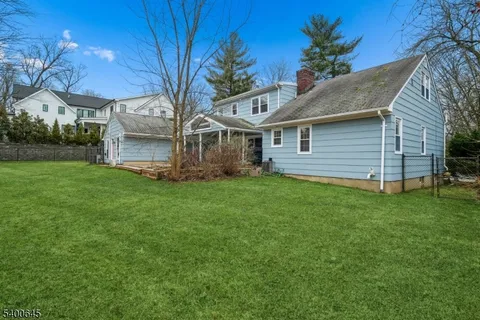 $1,795,000 | 10 Edwards Place, Short Hills, NJ 07078