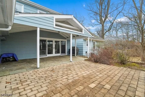 $1,795,000 | 10 Edwards Place, Short Hills, NJ 07078