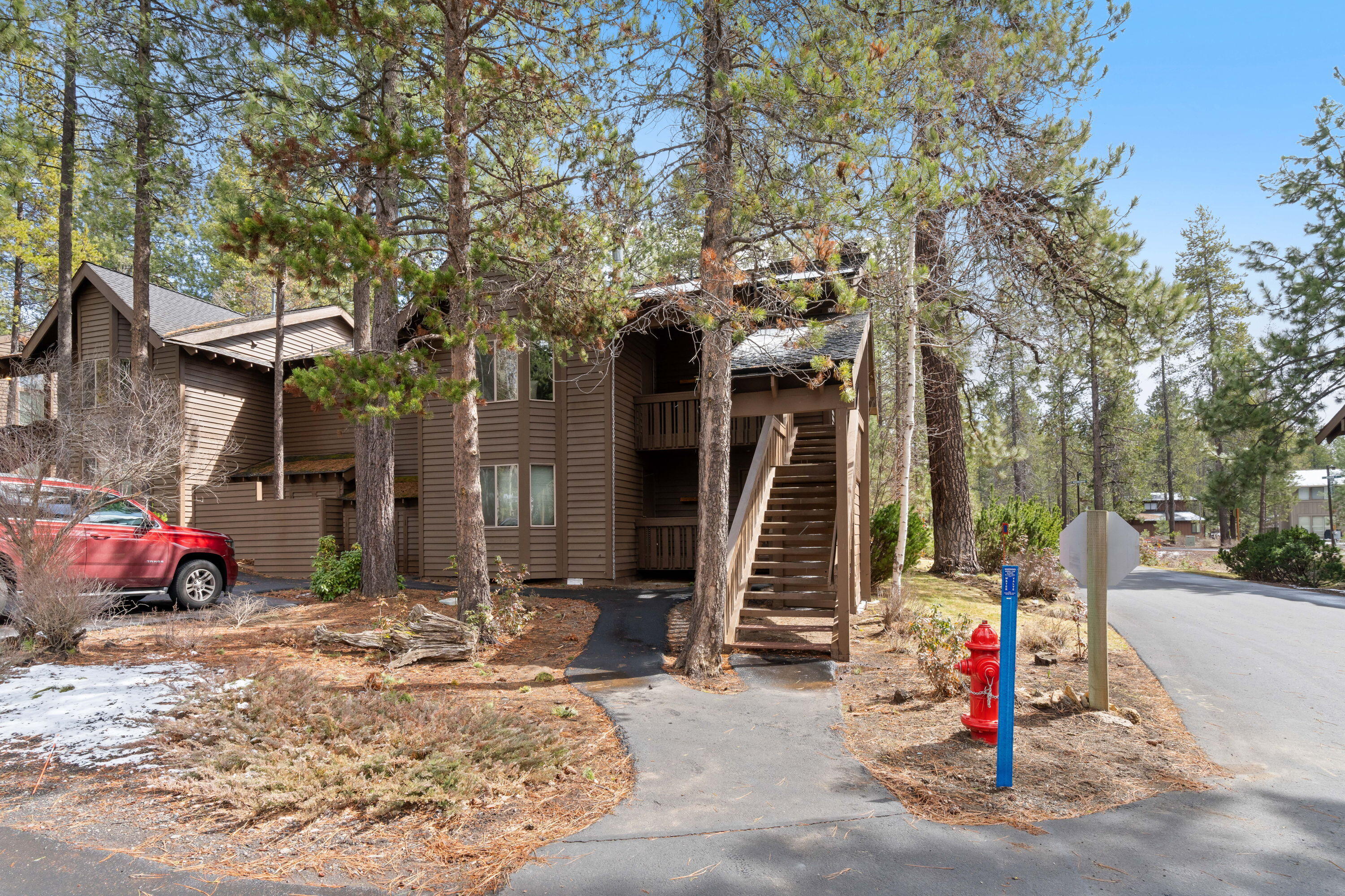 57326 Beaver Ridge Loop, Unit 12 Sunriver, OR 97707 - Photo 2 of 33