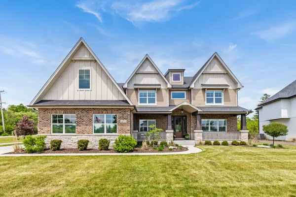 $1,050,000 | 12711 Caruso Court, Lemont, IL 60439
