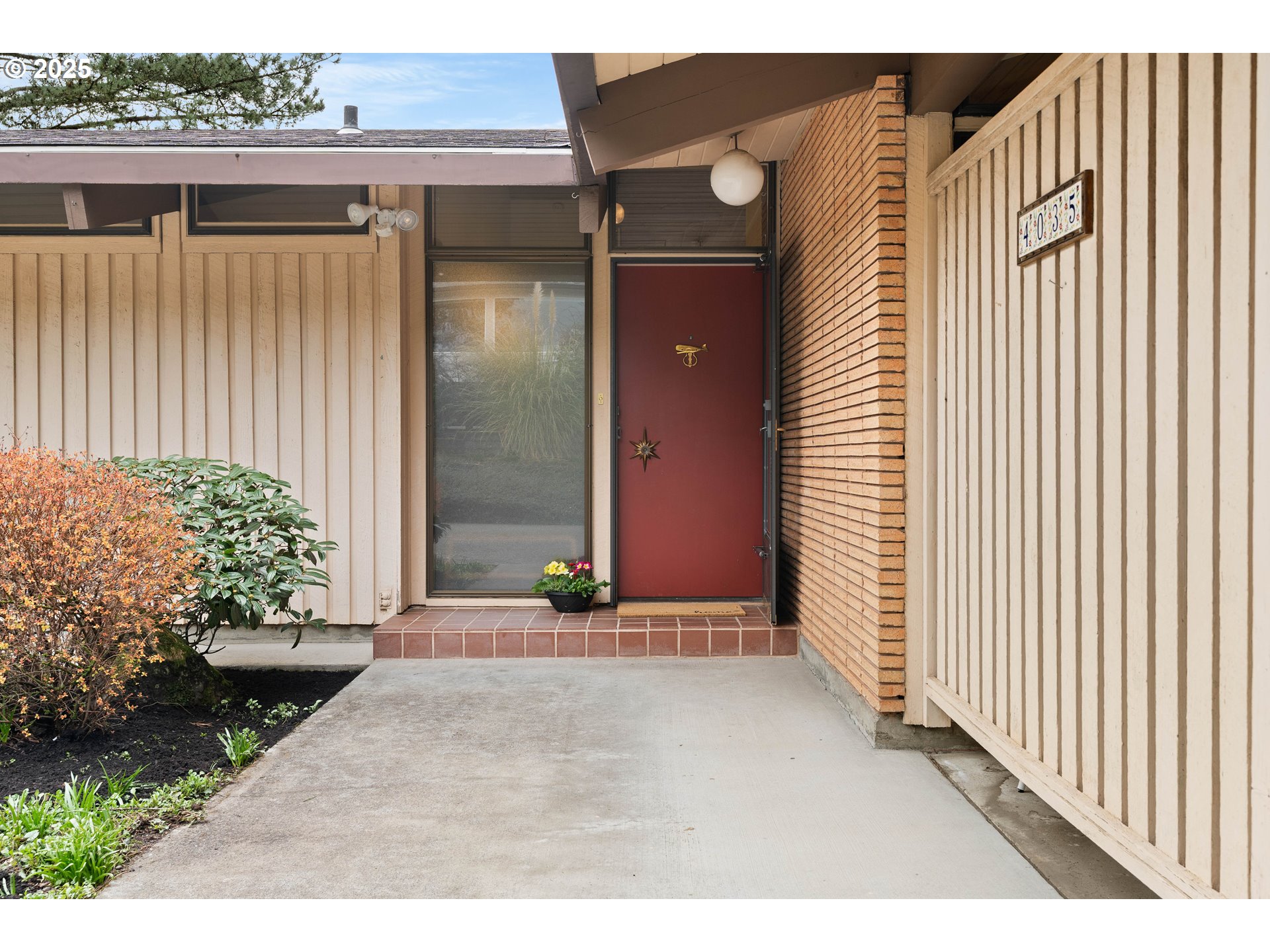 4035 Southwest Altadena Avenue Portland, OR 97239 - Photo 4 of 48 Exterior