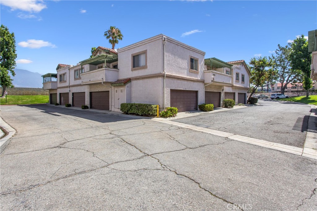 10246 Chaparral Way Rancho Cucamonga, CA 91730 - Photo 4 of 59 Original Image