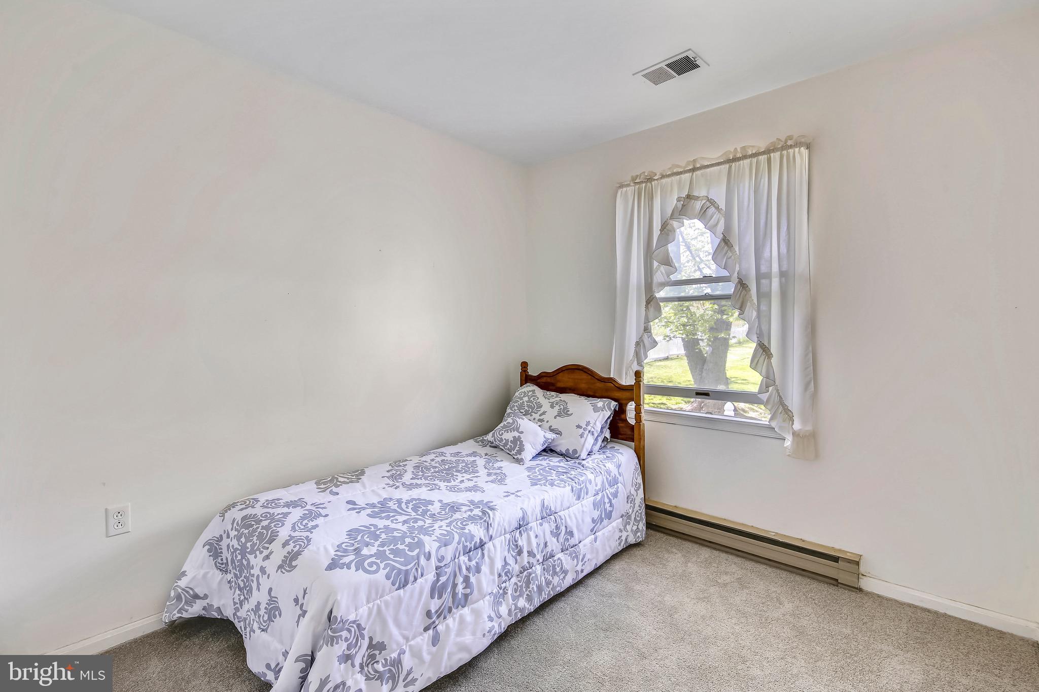 2621 Braddock Road Mount Airy, MD 21771 - Photo 16 of 31 4th Bedroom