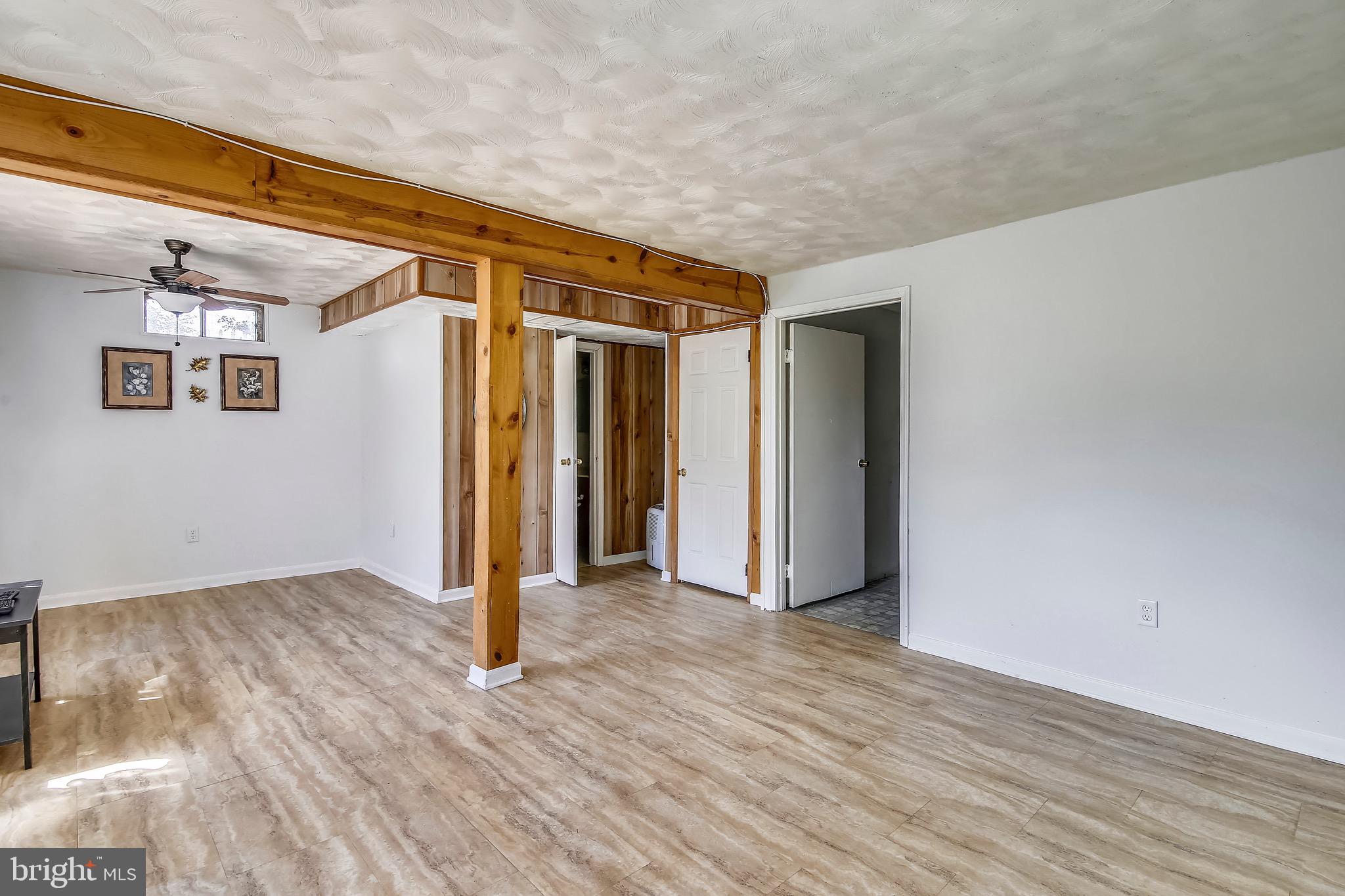2621 Braddock Road Mount Airy, MD 21771 - Photo 19 of 31 Family Room