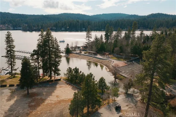$2,350,000 | 28537 North Shore, Lake Arrowhead, CA 92352