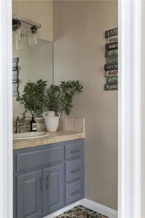 $2,350,000 | 28537 North Shore, Lake Arrowhead, CA 92352