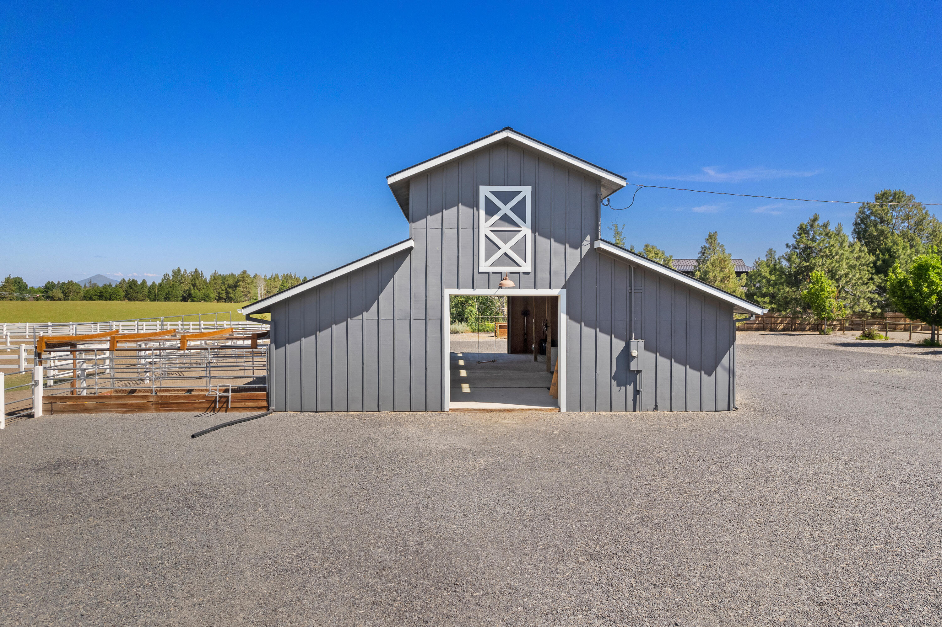 18611 Couch Market Road Bend, OR 97703 - Photo 39 of 55 39