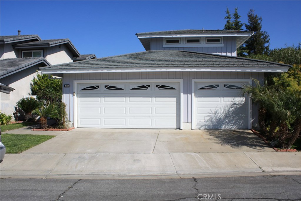 46 Oakdale Irvine, CA 92604 - Photo 26 of 26 a view of a house with a yard