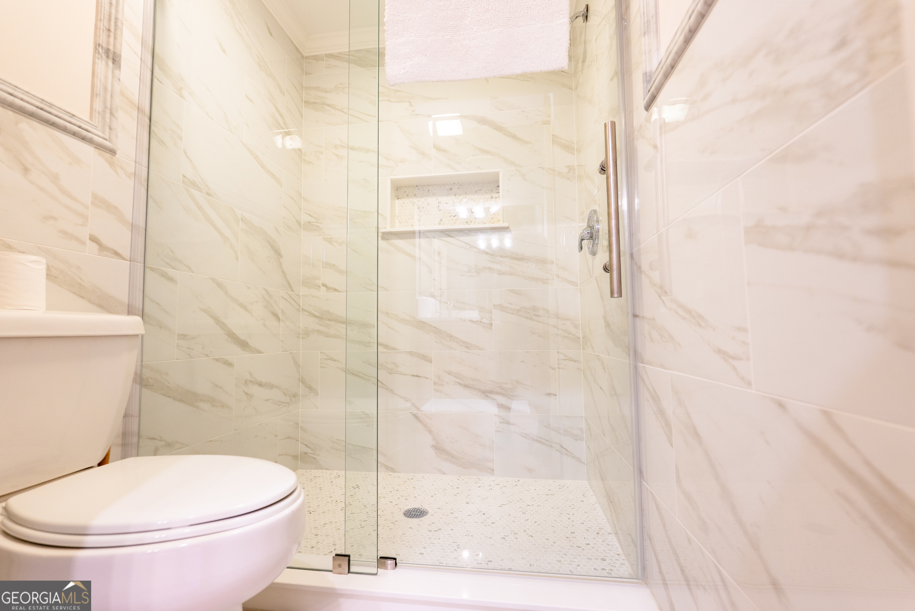 212 Hand Avenue West Pelham, GA 31779 - Photo 18 of 81 a bathroom with a toilet and a shower