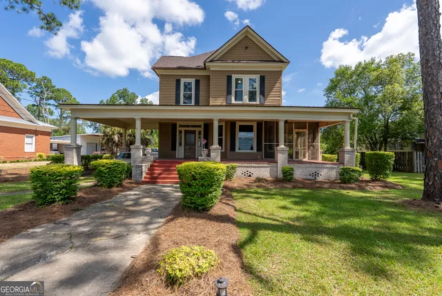 $299,000 | 212 Hand Avenue West, Pelham, GA 31779