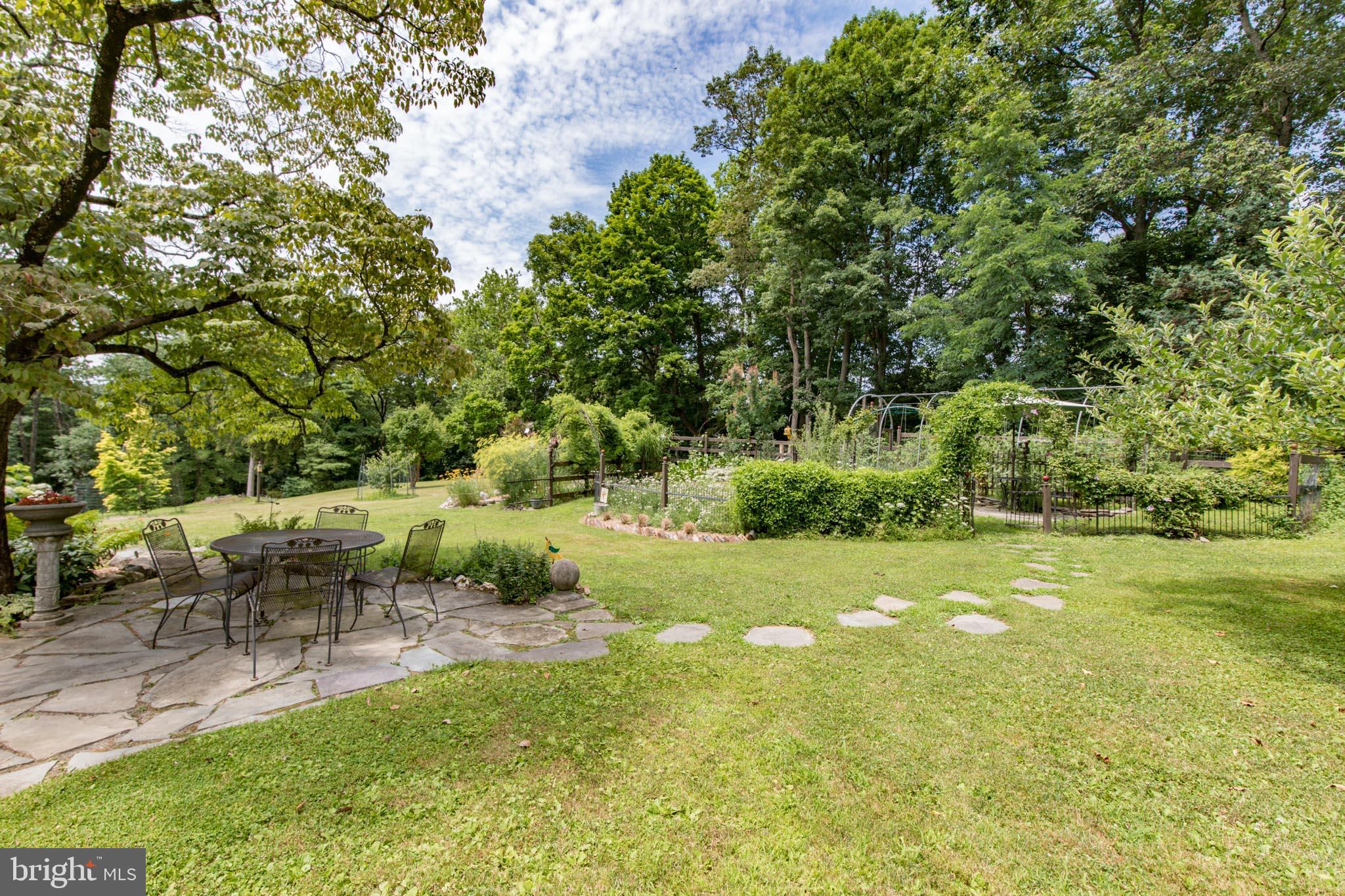 724 Blue Ridge Avenue Bangor, PA 18013 - Photo 3 of 106 Gallery Image 3