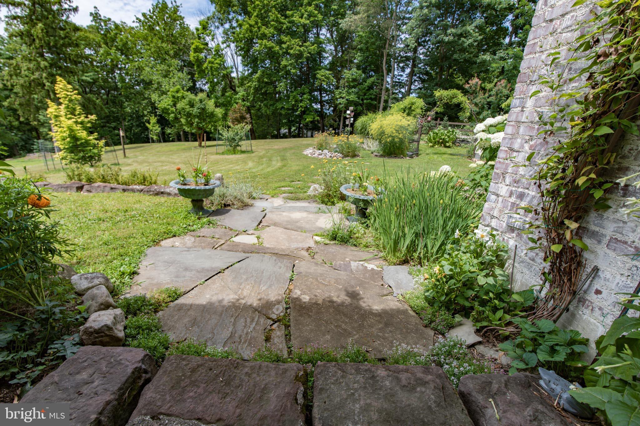 724 Blue Ridge Avenue Bangor, PA 18013 - Photo 7 of 106 Gallery Image 7