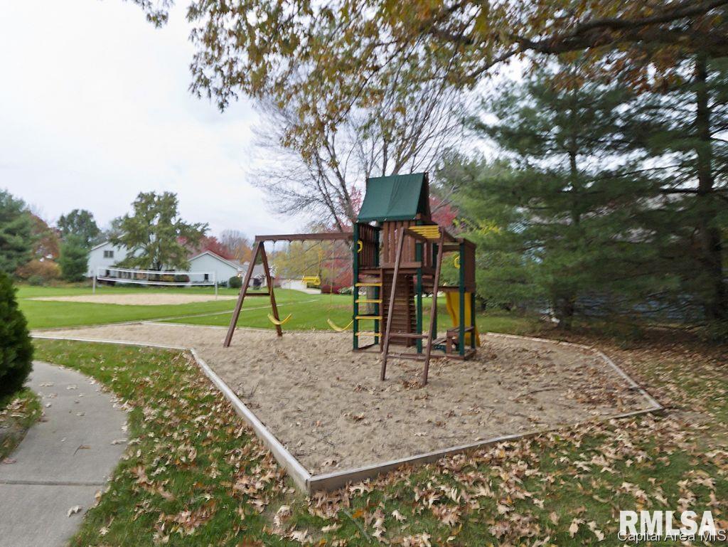 20 Country Place Springfield, IL 62703 - Photo 33 of 35