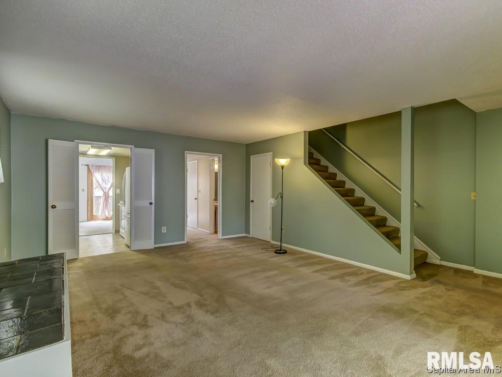 20 Country Place Springfield, IL 62703 - Photo 4 of 35