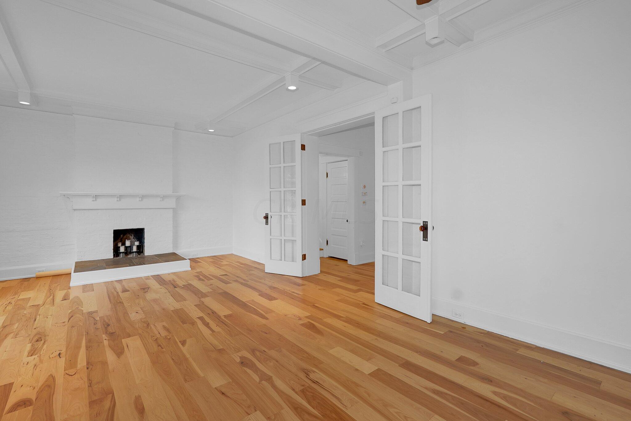 910 Mohawk Street Columbus, OH 43206 - Photo 5 of 30 8-web-or-mls-910-mohawk-st