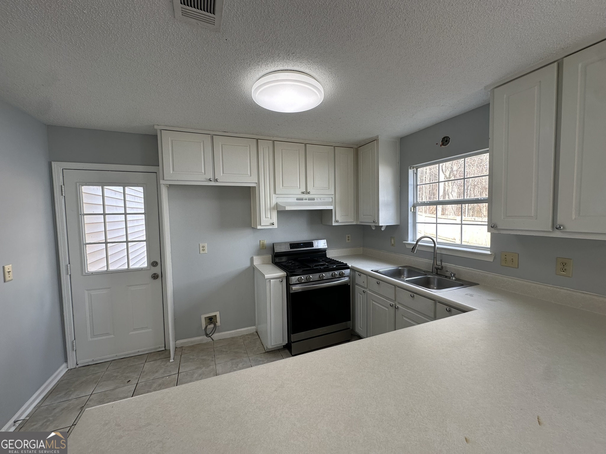 6609 Saganaw Drive Rex, GA 30273 - Photo 6 of 21