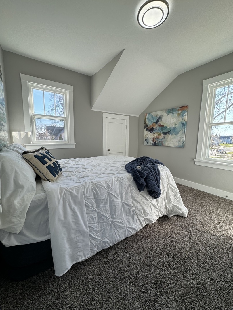 422 Jay Street Elgin, IL 60120 - Photo 9 of 14