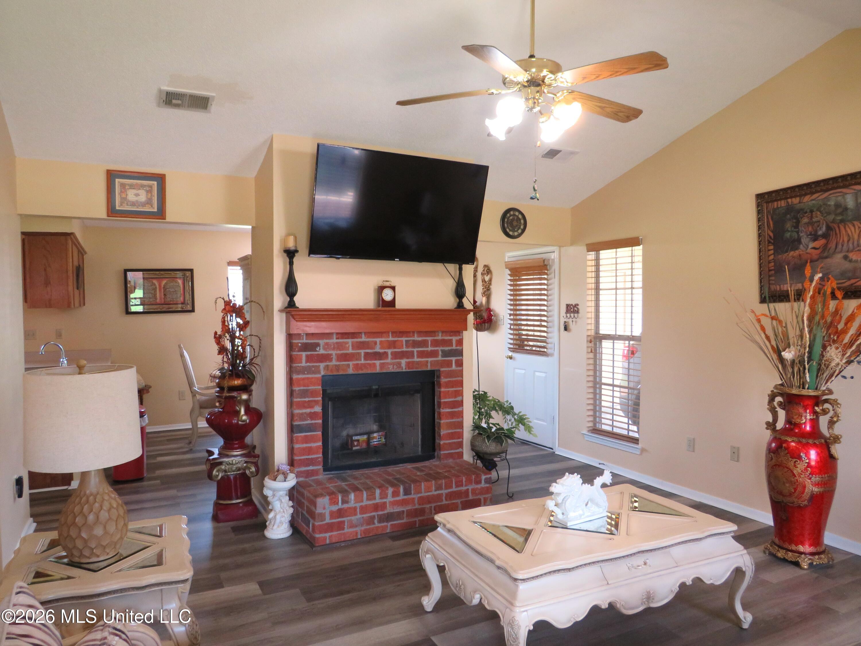 10372 Riggan Drive Olive Branch, MS 38654 - Photo 3 of 36 Front room1, 6.29.2026
