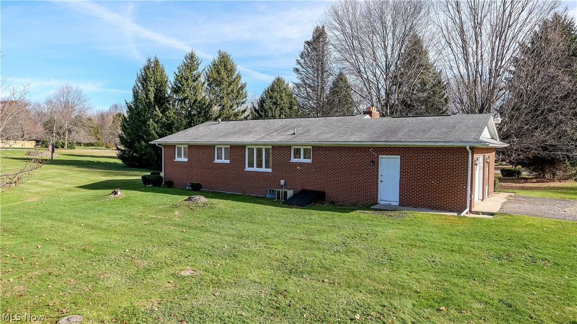 10585 Hopkins Road Garrettsville, OH 44231 - Photo 9 of 32