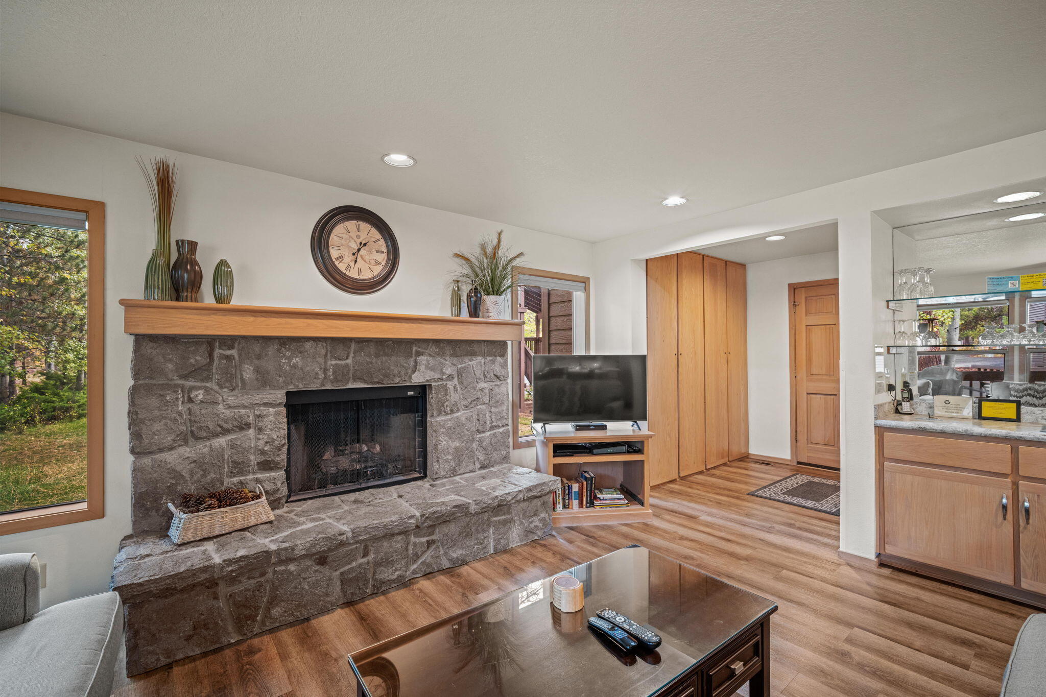 57393 Beaver Ridge Loop, Unit 39B2 Sunriver, OR 97707 - Photo 8 of 25 8-web-or-mls-Ridge Condo 39-08