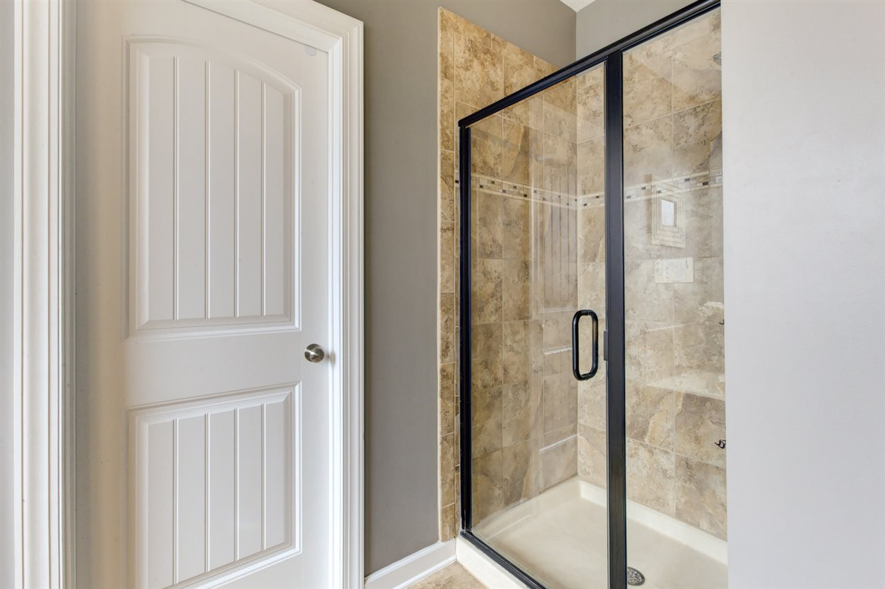 4015 Red Grape Drive Raleigh, NC 27607 - Photo 16 of 30 Master Bath