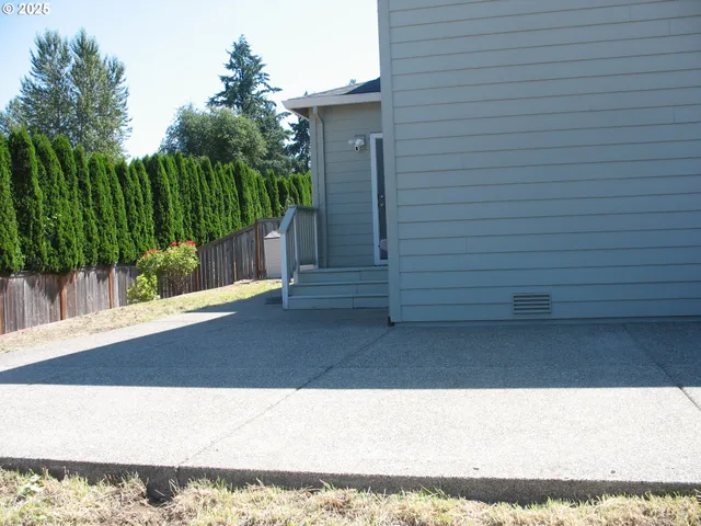 a black and white photo of a floor