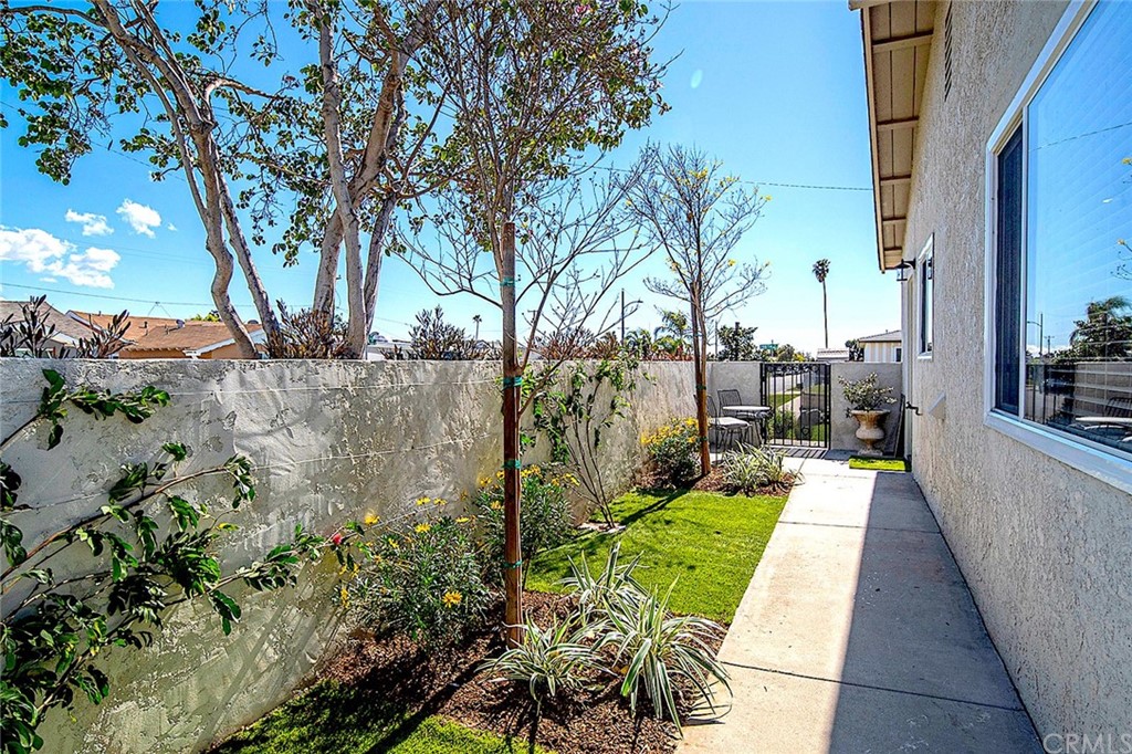 525 East 246th Street Carson, CA 90745 - Photo 28 of 41 a view of a house with backyard