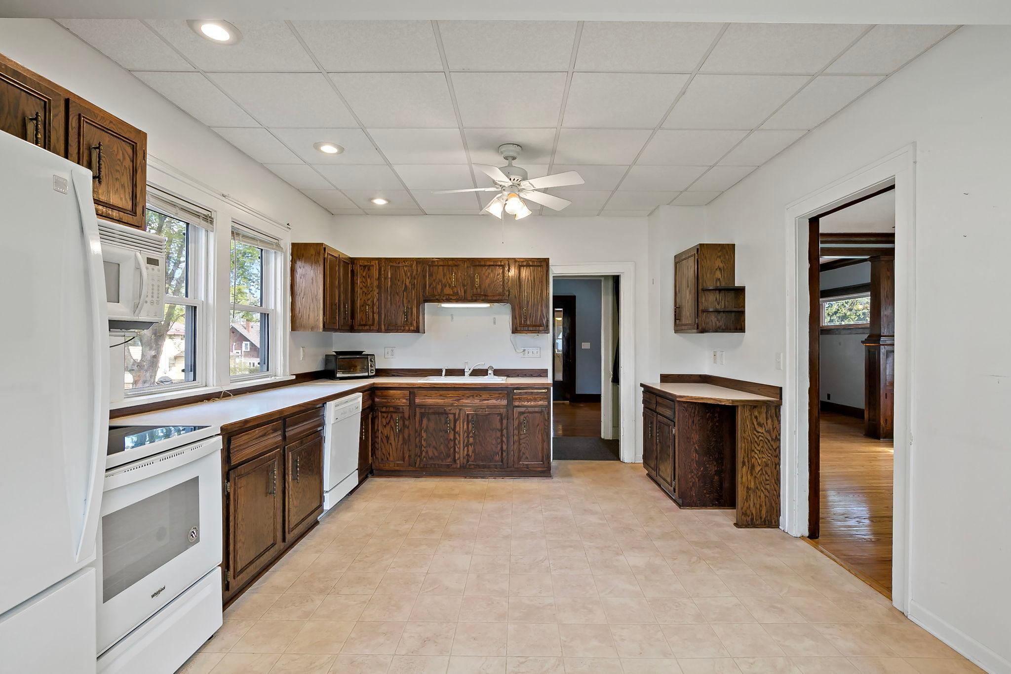 615 7th Street Kenyon, MN 55946 - Photo 8 of 38