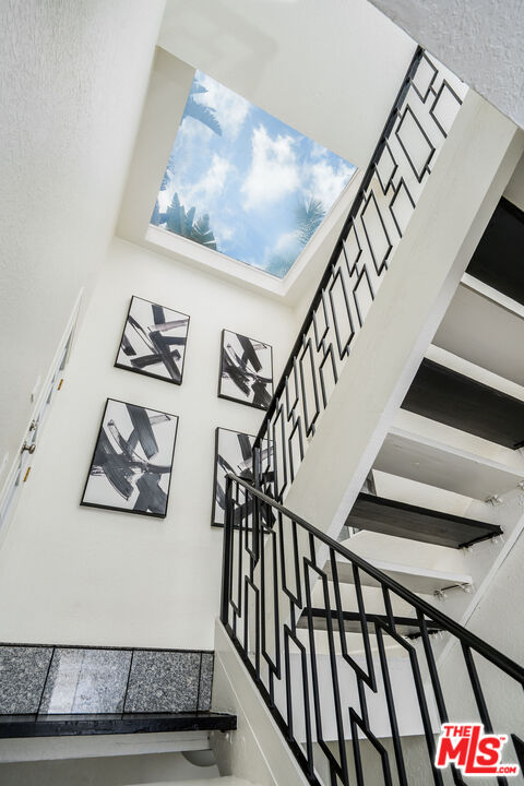 2041 Roscomare Road Los Angeles, CA 90077 - Photo 15 of 46