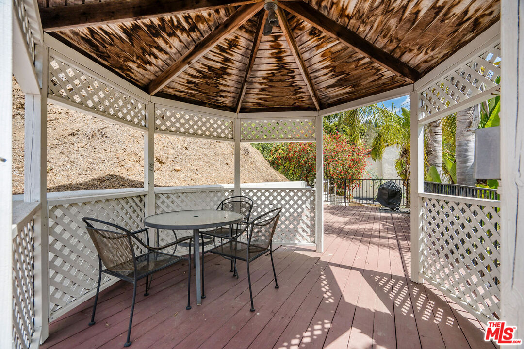 2041 Roscomare Road Los Angeles, CA 90077 - Photo 21 of 46