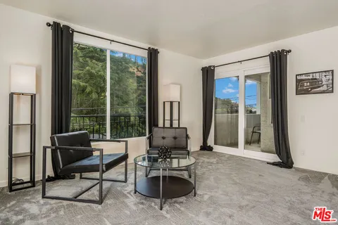 $6,995 | 2041 Roscomare Road, Los Angeles, CA 90077