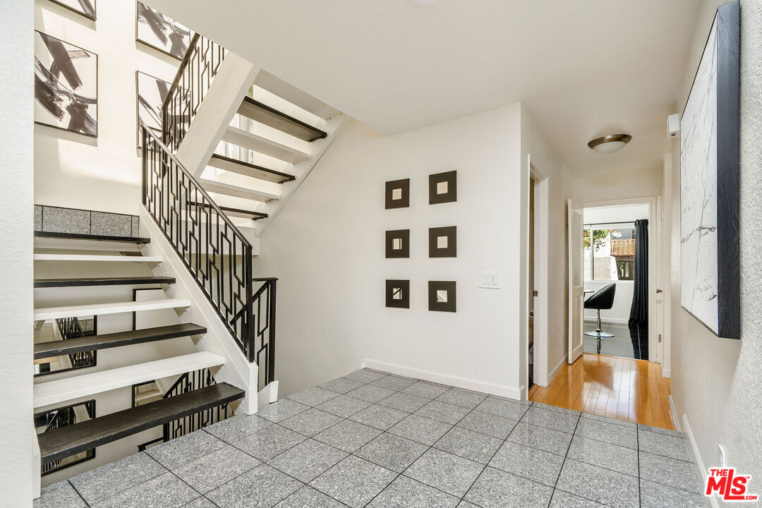 2041 Roscomare Road Los Angeles, CA 90077 - Photo 3 of 46