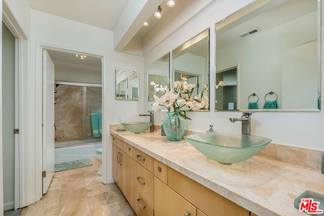 2041 Roscomare Road Los Angeles, CA 90077 - Photo 35 of 46