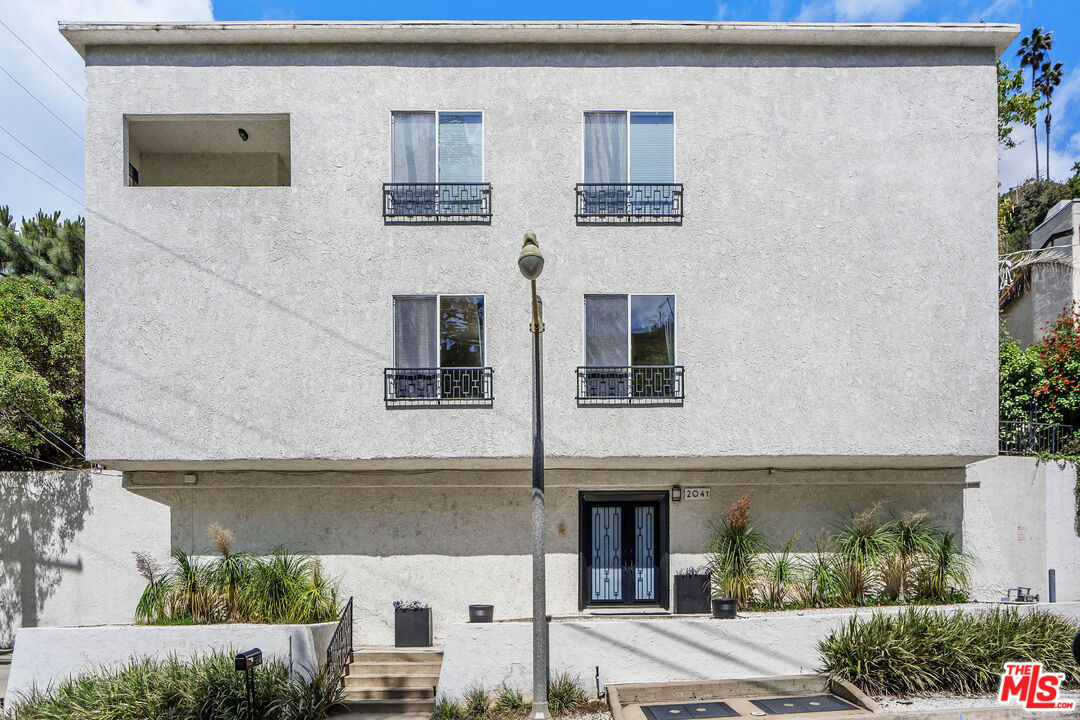 2041 Roscomare Road Los Angeles, CA 90077 - Photo 46 of 46