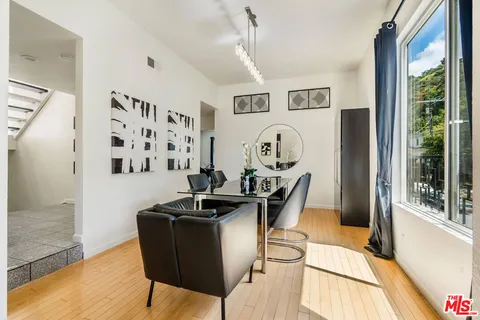 $6,995 | 2041 Roscomare Road, Los Angeles, CA 90077