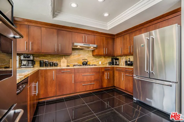 $6,995 | 2041 Roscomare Road, Los Angeles, CA 90077