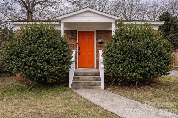 $1,390 | 316 Skyland Avenue, Charlotte, NC 28205