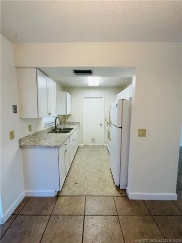 $2,000 | 2031 Southeast Jackson Street, Stuart, FL 34997