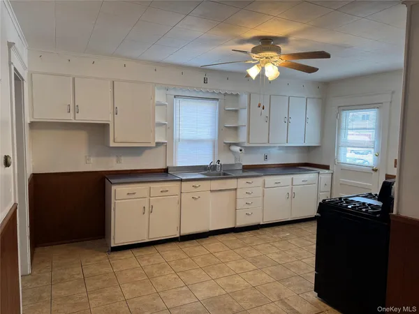 $2,500 | 45 Smith Street, Glen Cove, NY 11542