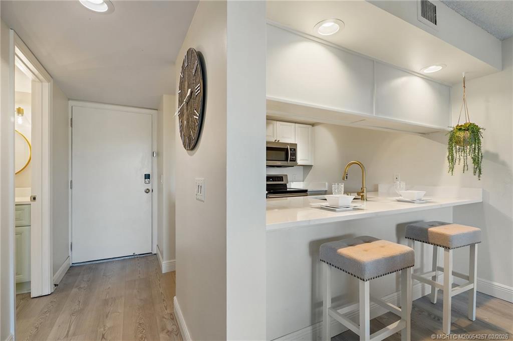 40 Northeast Plantation Road, Unit 207 Stuart, FL 34996 - Photo 11 of 60