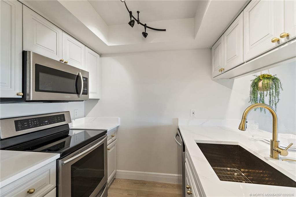 40 Northeast Plantation Road, Unit 207 Stuart, FL 34996 - Photo 13 of 60