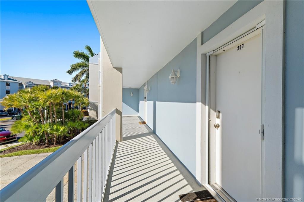 40 Northeast Plantation Road, Unit 207 Stuart, FL 34996 - Photo 9 of 60