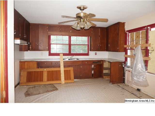 66 Spring Street Sylacauga, AL 35150 - Photo 8 of 12